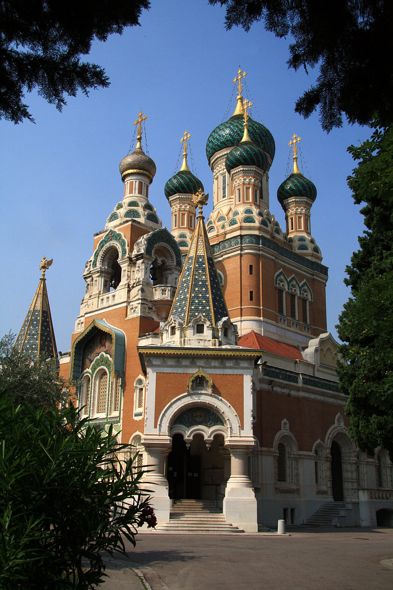 Nice - svat Mikul, nejvt pravoslavn kostel mimo Rusko. ھasn interir, fotografovn zapovzeno